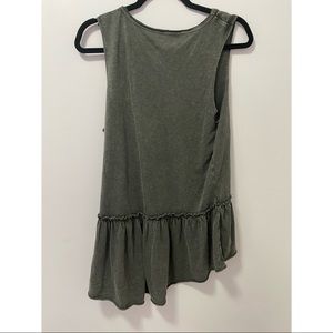 Size L true craft top. Never worn no tags